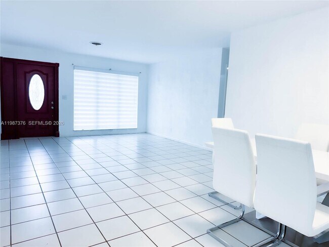 Foto del edificio - 1911 N 44th Ave