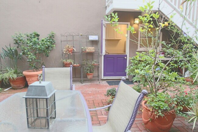 Building Photo - 126 8th St