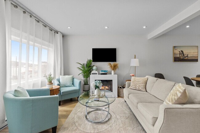 Building Photo - 15 Signal Hill Rd