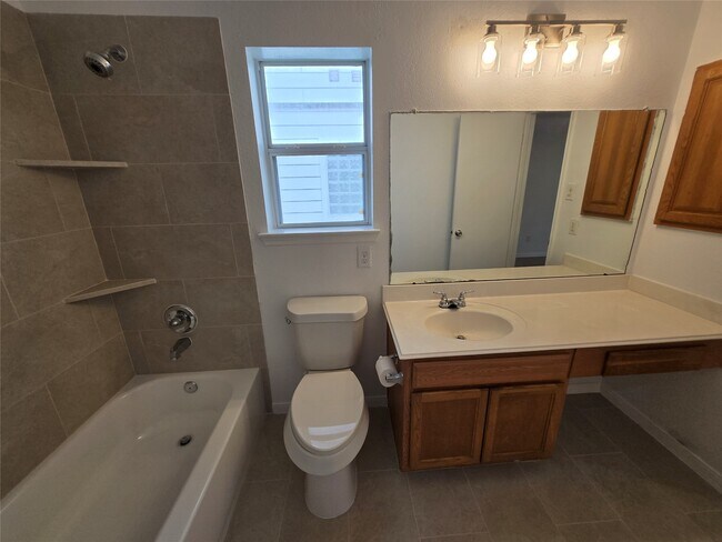 Foto del edificio - 427 Remington Heights Dr