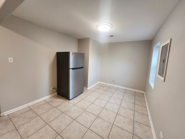 Building Photo - 4807 S Wabash Ave