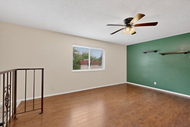 Foto del edificio - NE Affordable 2/BD 1/BA 1/CG 2nd Story NE Condo