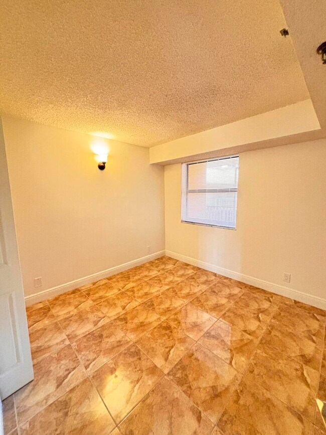 Foto del edificio - 501 SW 1st St