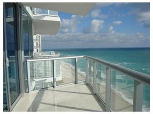 Primary Photo - 17001 Collins Ave
