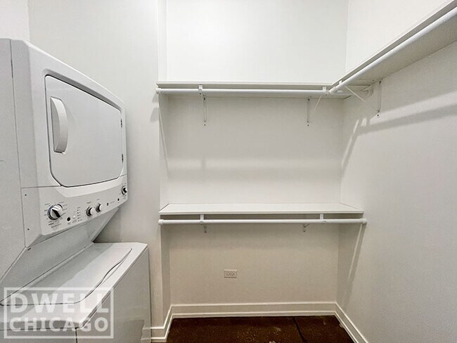 Foto del edificio - 5069 N Broadway St