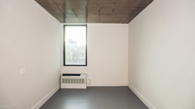 Building Photo - 1 br, 1 bath Apartment - 72 Box St Apt 2D