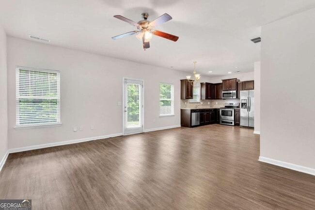 Building Photo - 4488 Ravenwood Dr