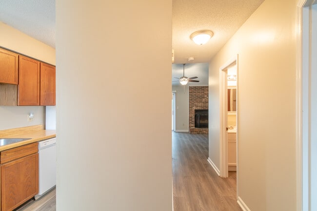 Foto del edificio - 1924 Greenstone Ct