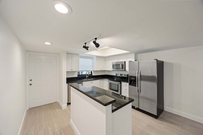 Foto del edificio - 28180 Pine Haven Way