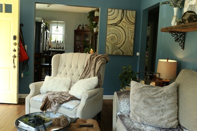 Building Photo - Awesome Cottage in the Heart of Inglewood/...