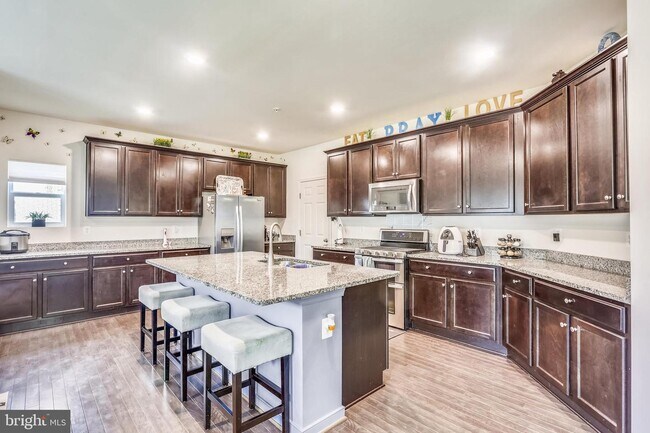 Building Photo - 3229 Krefeld Ln