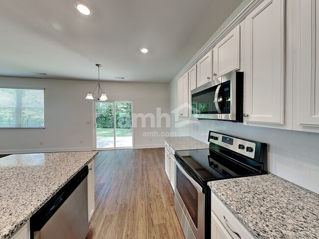 Foto del edificio - 4805 Horatio Ct