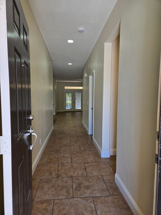 Foto del edificio - A Beautiful Single Story Townhouse! 3 Bed,...