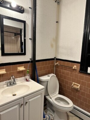 Primary Photo - 5 Linden St