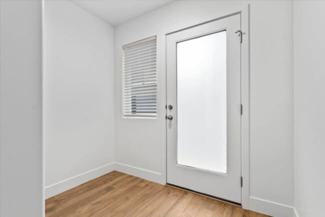 Building Photo - 1590 S 900 W