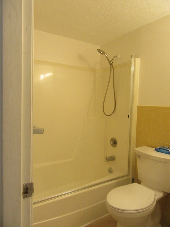 Building Photo - 179 Presidents Ln