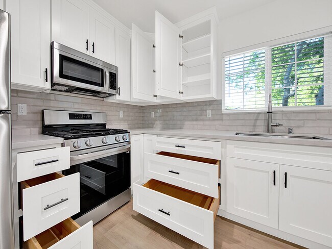 Foto del edificio - 16830 Killion St