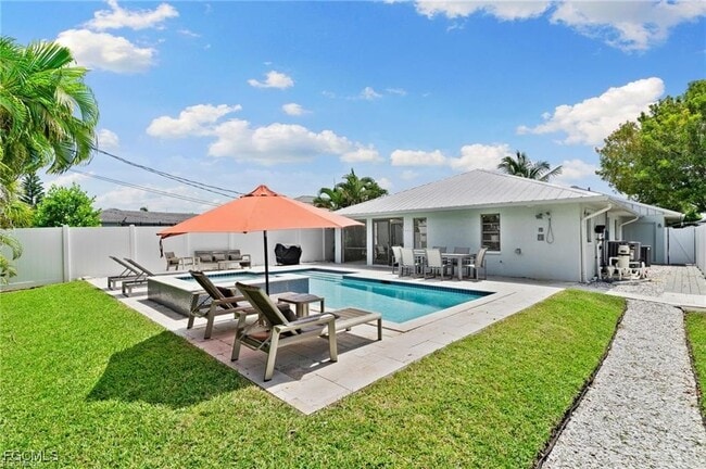 Building Photo - 521 102nd Ave N