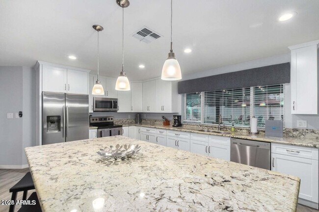 Foto del edificio - 10844 N 37th Pl