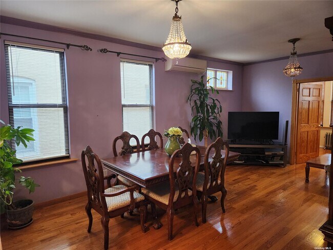 Building Photo - 72-34 66th St