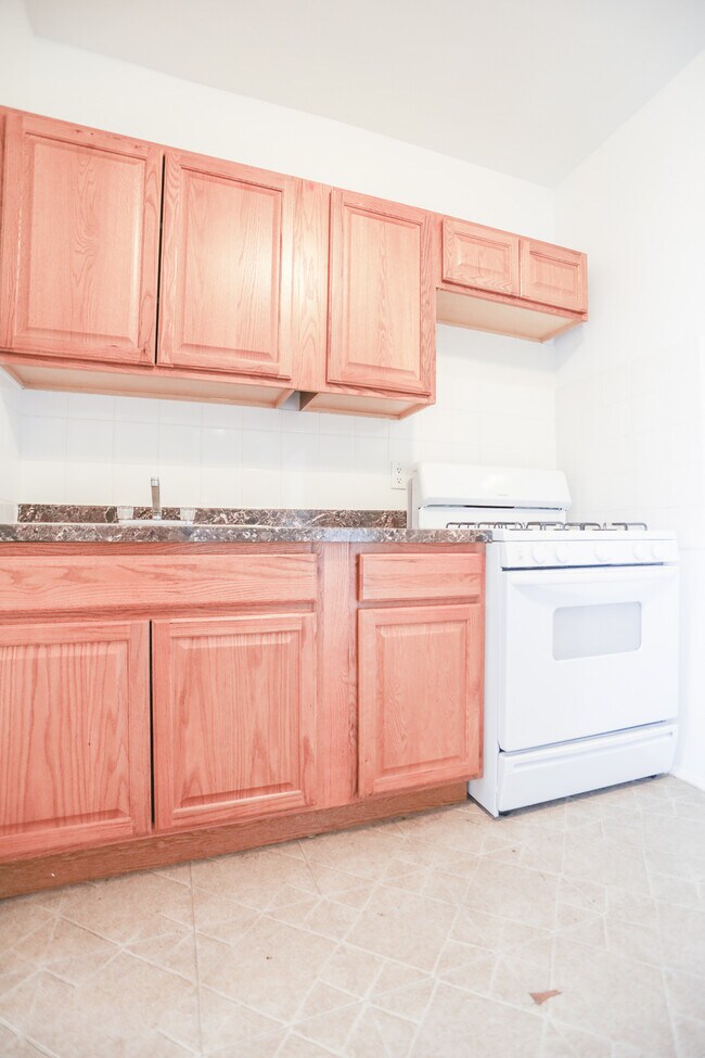 Building Photo - 3948 W Dakin St