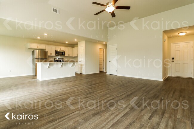 Foto del edificio - 208 Western Red Cedar Dr.