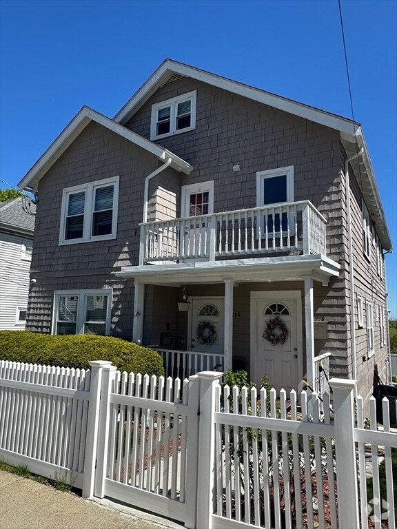 Building Photo - 598 Beech St