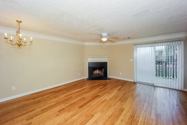 Foto del edificio - 5960 Hampton Ct