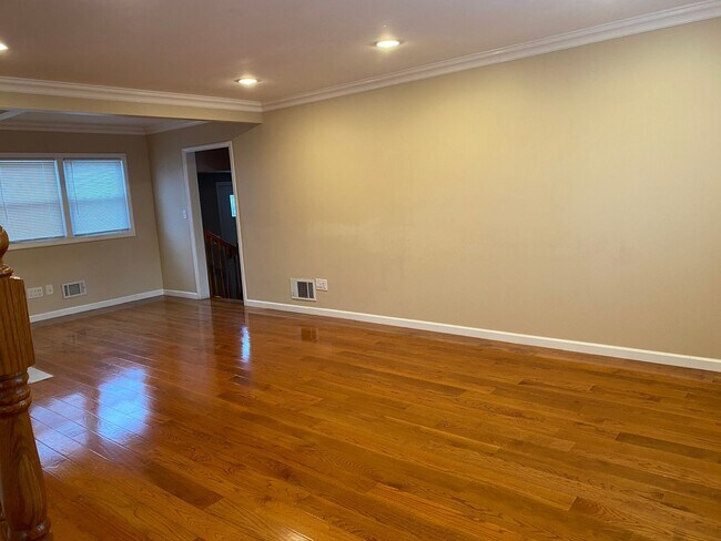 Foto del edificio - 25 Woodhollow Rd