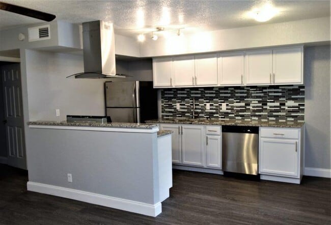 Building Photo - 6509 Berkman Dr