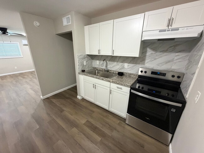Foto del edificio - Room in Apartment on Gresham Park Dr