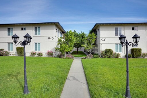 Building Photo - 941 W Huntington Dr