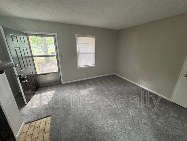 Foto del edificio - 2265 Sherwood Ave