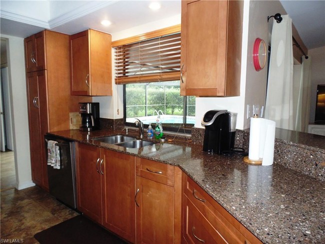 Foto del edificio - 904 El Dorado Pkwy W
