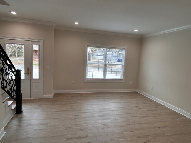 Foto del edificio - 103 Mikel St NW