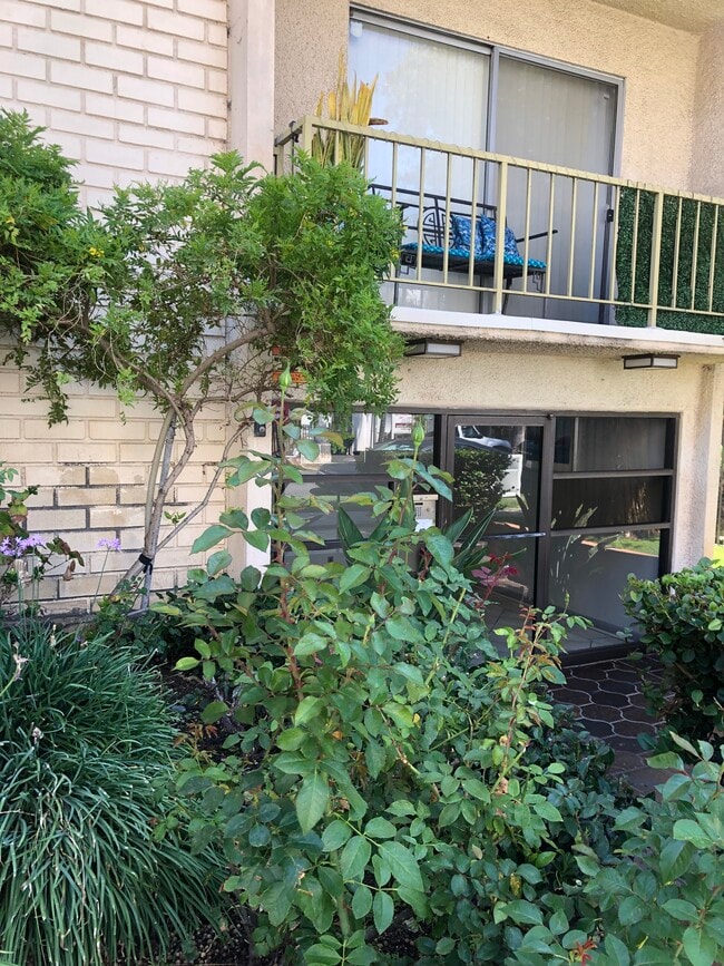 Building Photo - 514 Gramercy S Pl