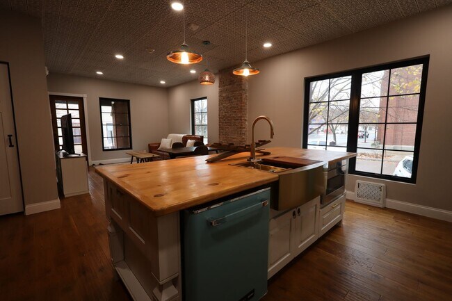 Foto del edificio - 400 N. 9th-4TH OFFSET