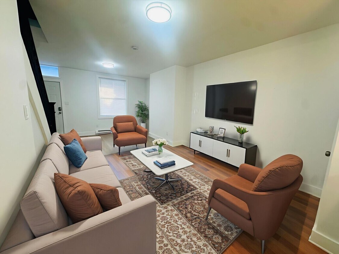 Refreshed 3bd/1bath House! Section 8 ONLY! - Refreshed 3bd/1bath House! Section 8 ONLY!