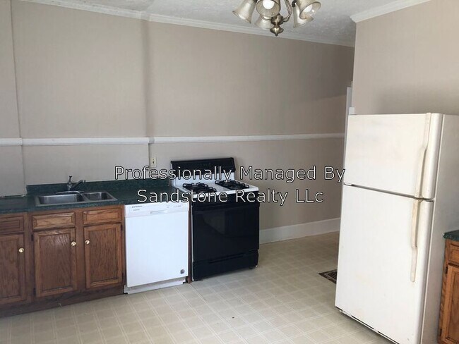 Foto del edificio - 2604-2606 Broadway Ave