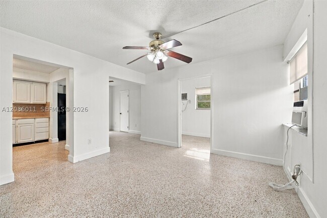 Foto del edificio - 882 NW 2nd St
