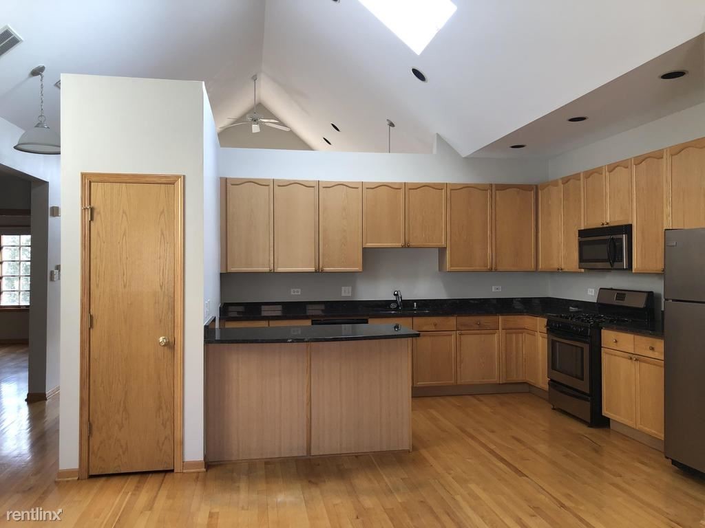 Primary Photo - 3954 N Greenview Ave