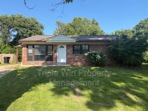 Building Photo - 1570 Mendell Dr