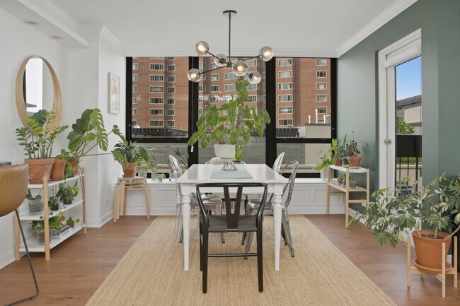 Foto del edificio - 1313 N Ritchie Ct