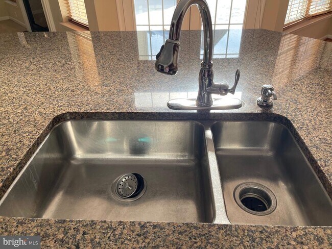 Foto del edificio - 12313 Tanalian Falls Ln