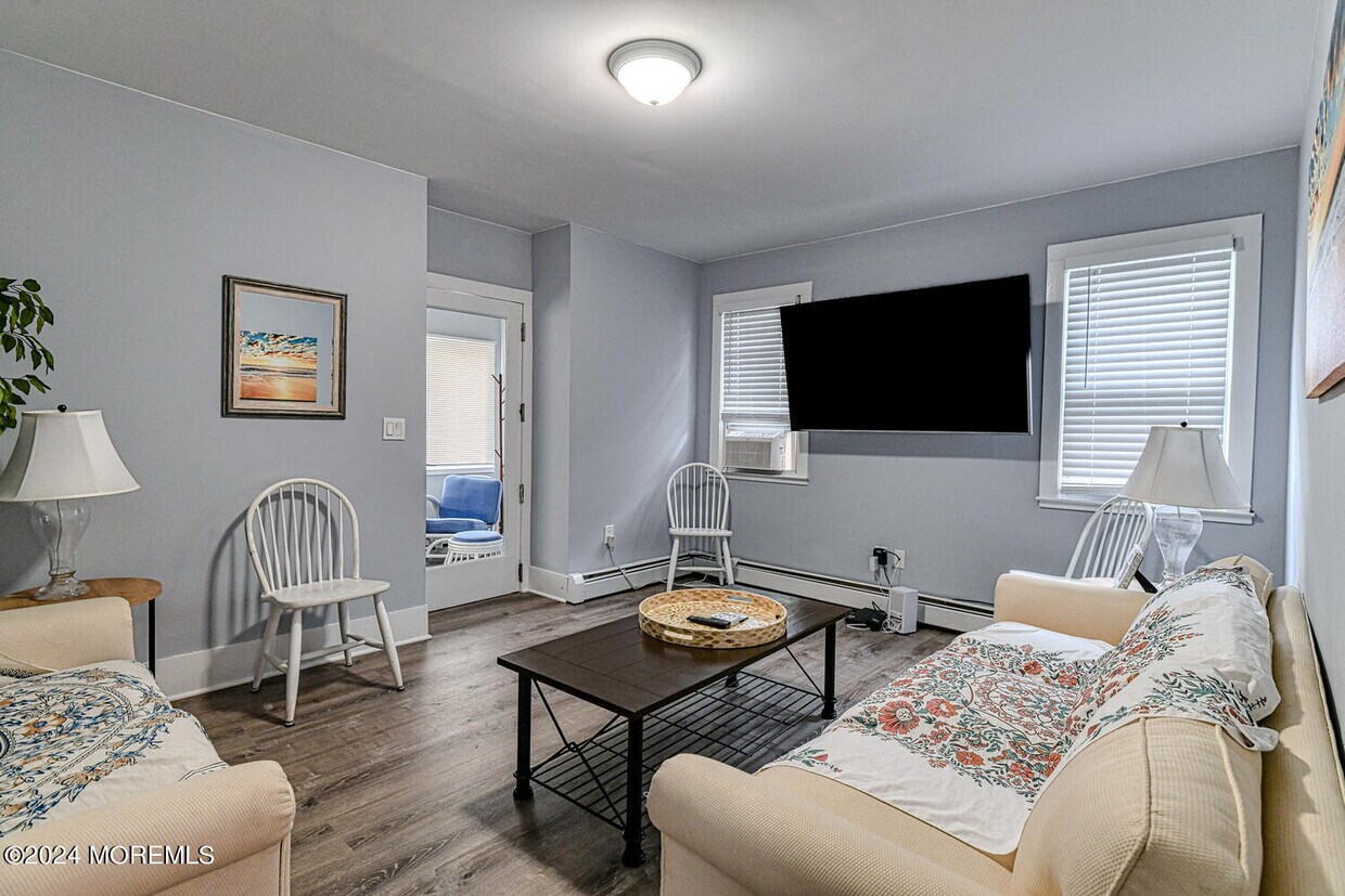 Foto principal - 328 Newark Ave