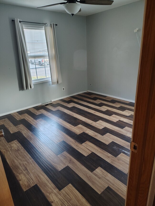 Foto del edificio - 1651 N Gow St