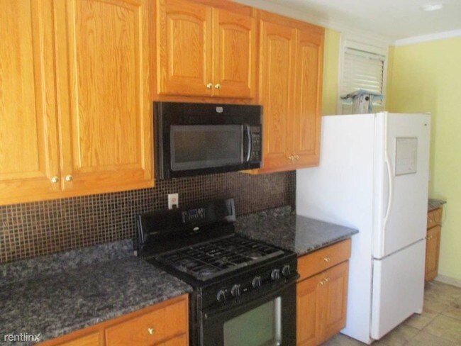 Building Photo - 3 br, 2.5 bath Apartment - 141 Warren St