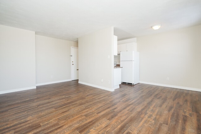 Building Photo - Greystone Place