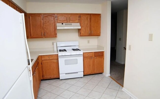 Building Photo - 10701 Houck Dr