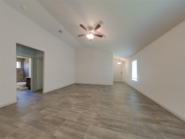 Foto del edificio - 9821 Gln Brk Ln